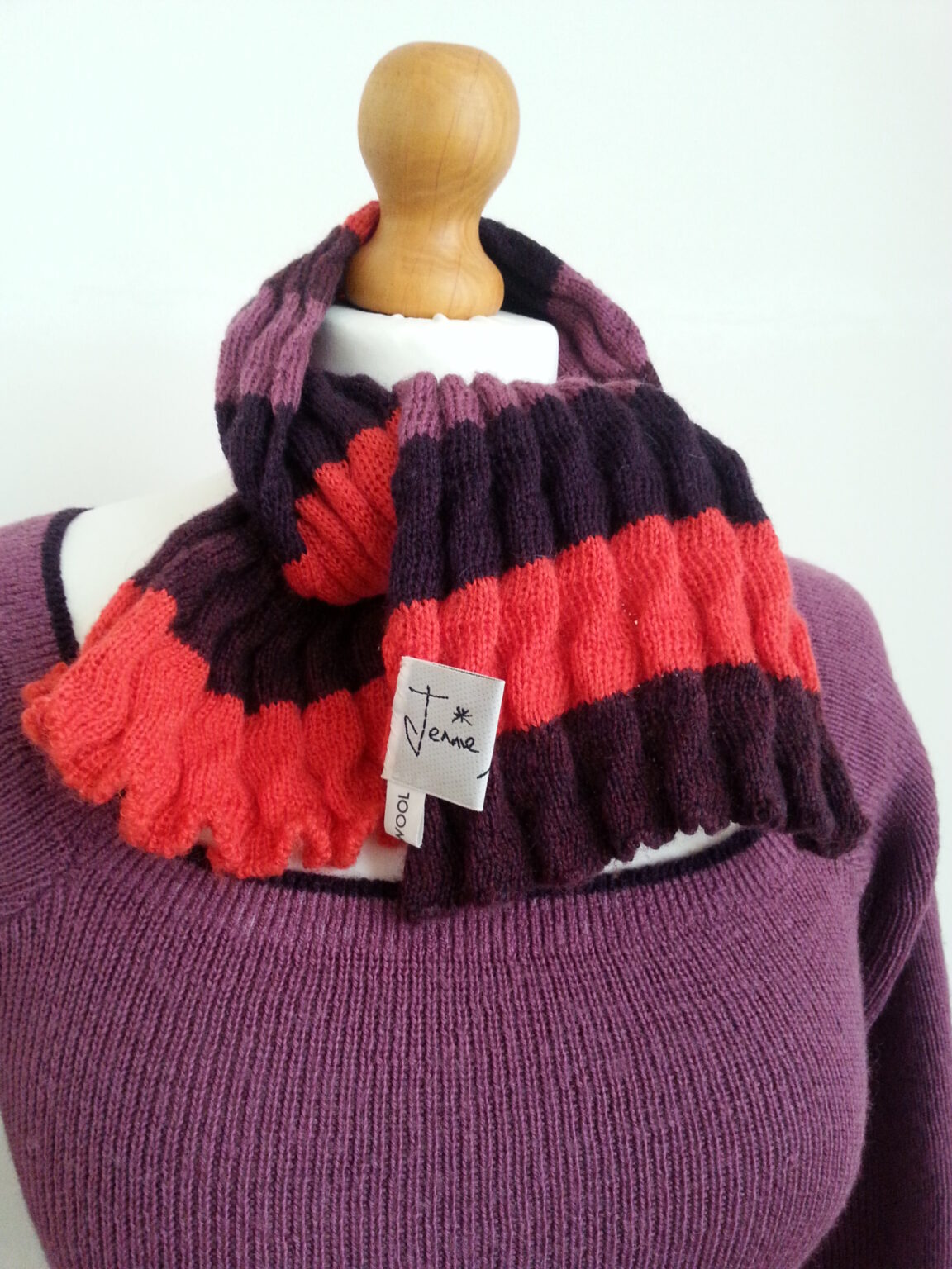 machine-knit wool \'crinkle\' scarf